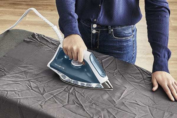 ابزارهای مورد نیاز برای اتو کردن پارچه مخمل