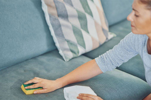 شستن مبل‌های چرمی و پارچه‌ای