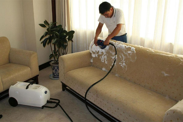 مراحل شستن مبل با شامپو فرش